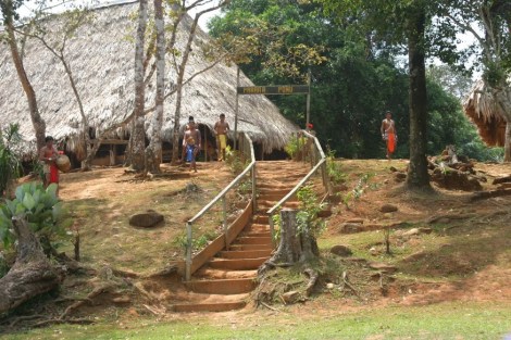 Visitar un poblado Emberá en Panamá fue una fantástica experiencia que me hubiera perdido si no hubiera tocado un vuelo en Facebook 
