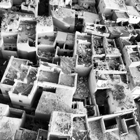 4.Desde el cielo Fotografía digital en blanco y negro. Dimensiones 12,7x12,7cm Precio 30€