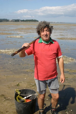 Hombre mariscador Cambados