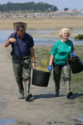Pareja de mariscadores