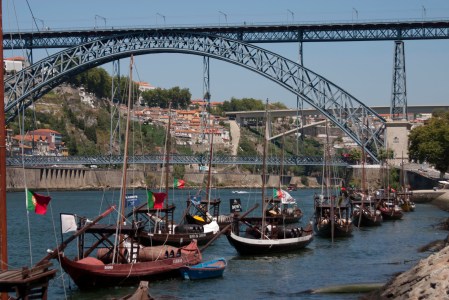 Los Ravelos con el puente Luiz I al fondo Los Ravelos con el puente Luiz I al fondo
