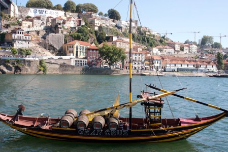 Vista del cais de Gaia, donde están las bodegas de Oporto Vista del cais de Gaia, donde están las bodegas de Oporto