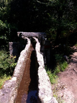 Canalizaciones de agua del antiguo aserradero
