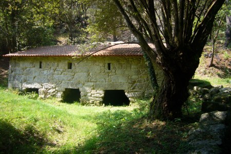 molino en la ruta da pedra a da auga