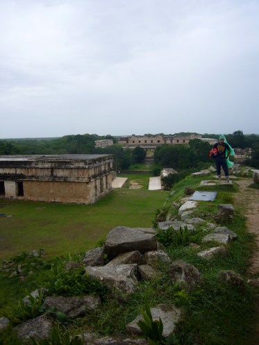 vistas de sde el palacio del gobernador de uxmal