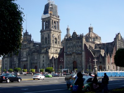 Plaza del zócalo en ciudad de México con la Catedral Metropolitana