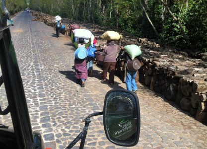Trabajadores del cafetal de Finca Filadelfia en Antigua Guatemala