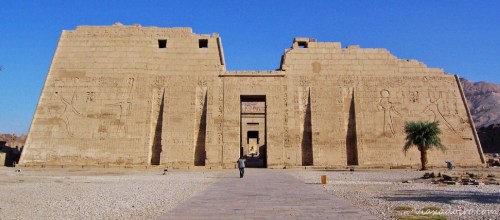 Exterior del templo de Medinet Habú