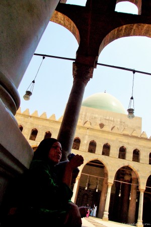 Bebiendo una Pepsi en la Gran Mezquita de Saladino